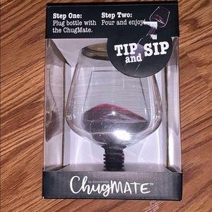 Chugmate Cup that attaches to Wine bottle